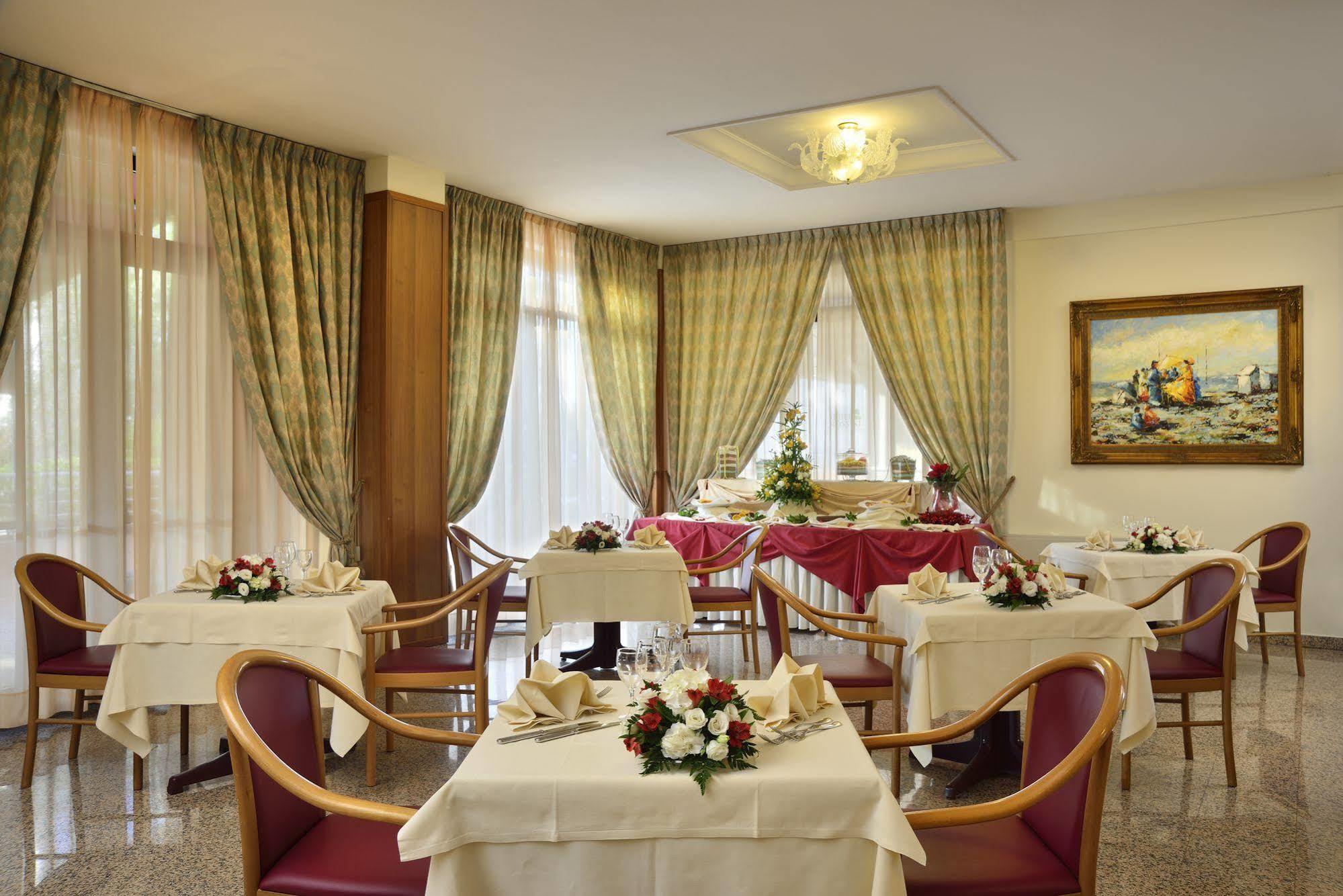 Hotel Rossini Pesaro Dış mekan fotoğraf